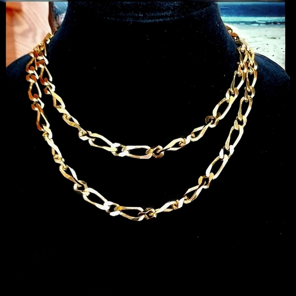 Vintage MONET Goldtone Metal Link Long Chain Necklace - Picture 2 of 13